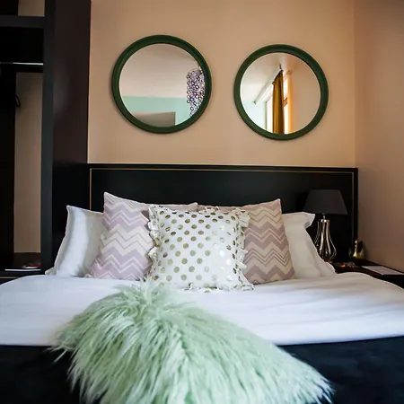 فندق Solei Boutique 4*