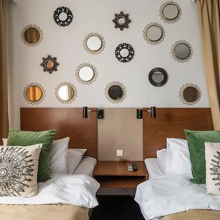 מלון Solei Boutique 4*